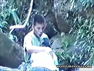 סקס חם עם אחות באוהל במהלך פיקניק משפחתי. סרטים פורנו בחינם